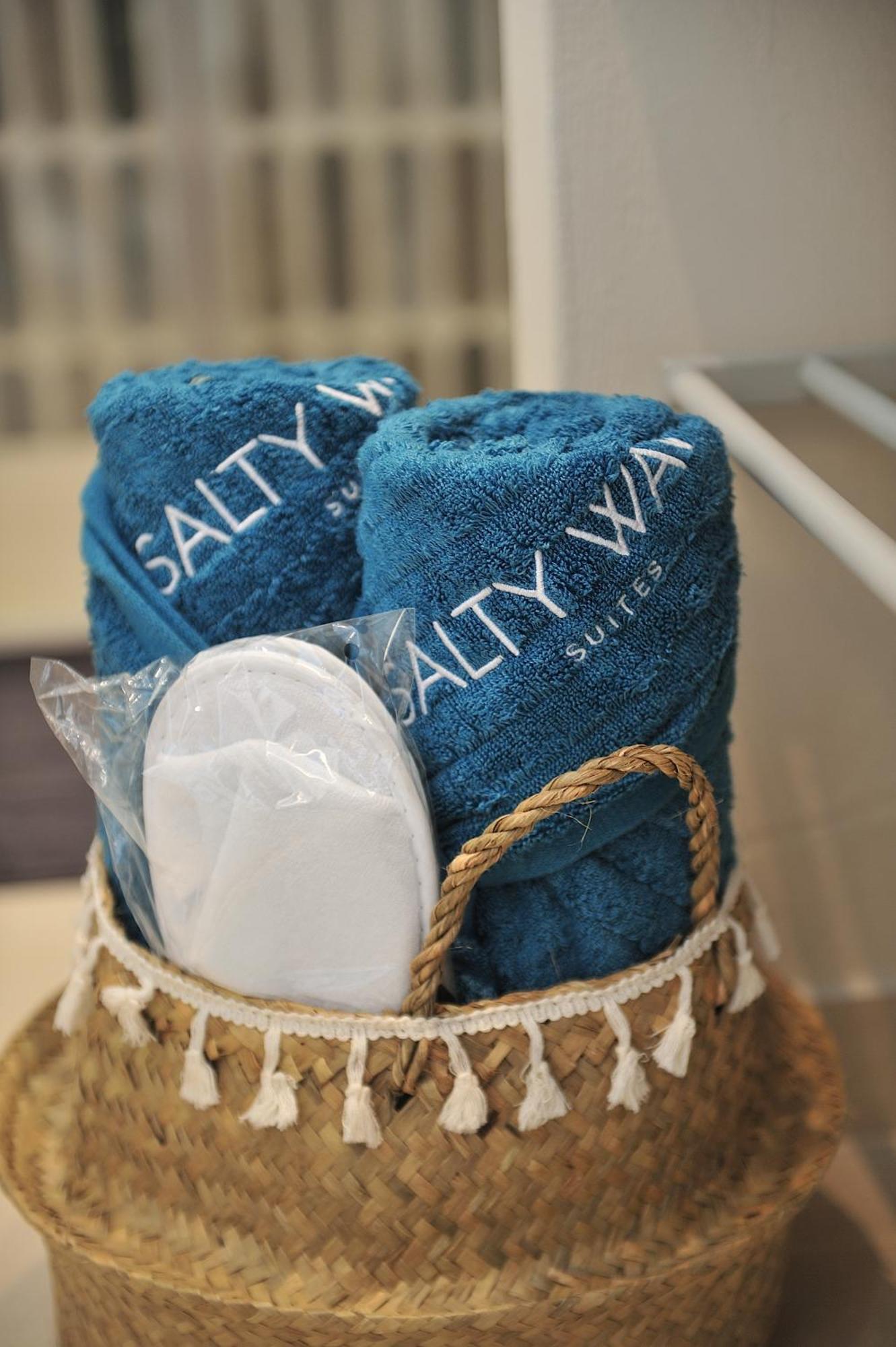 Salty Wave Suites Скиатос Экстерьер фото